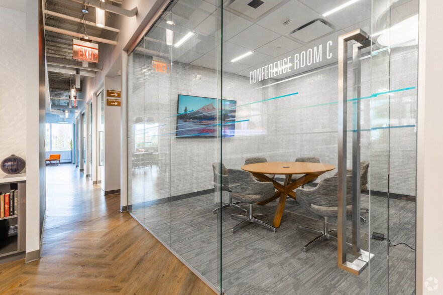 More Photos Of 8260 Greensboro Dr, McLean Office For Lease