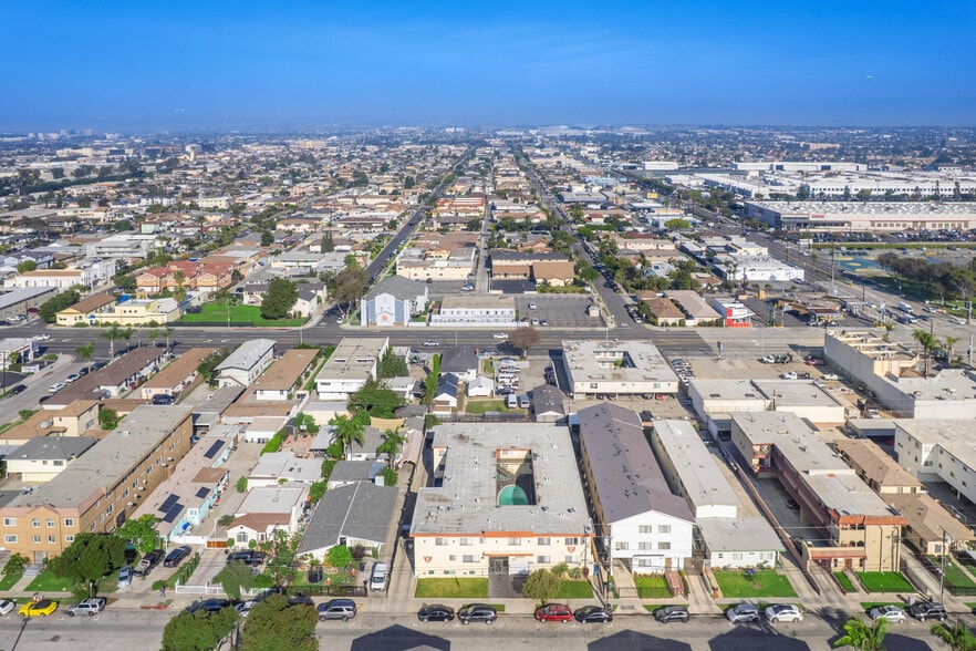 More Photos Of 4055 W 129th St, Hawthorne Apartments For Sale