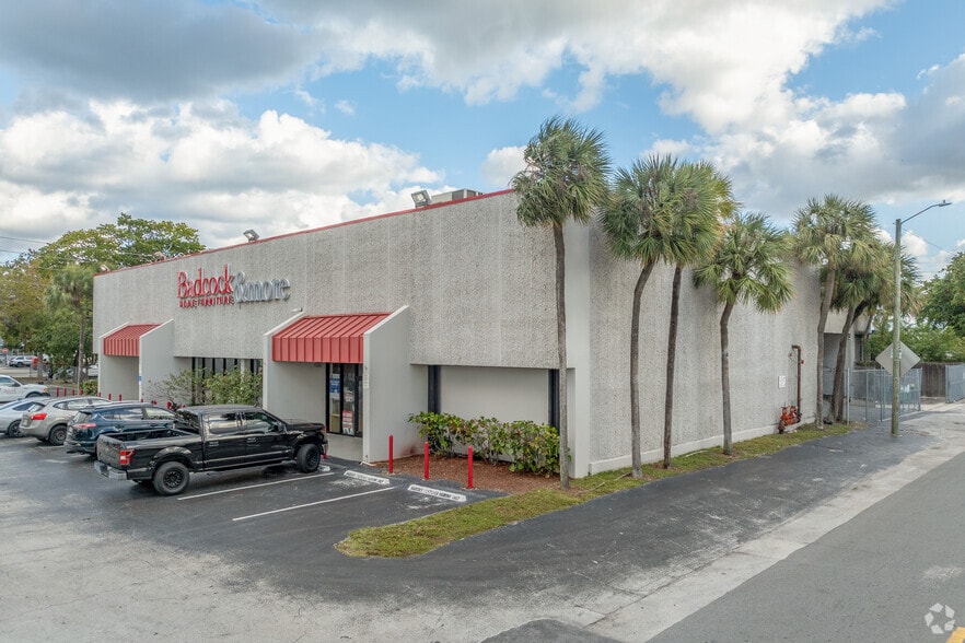 Primary Photo Of 770 W Sunrise Blvd, Fort Lauderdale Freestanding For Sale