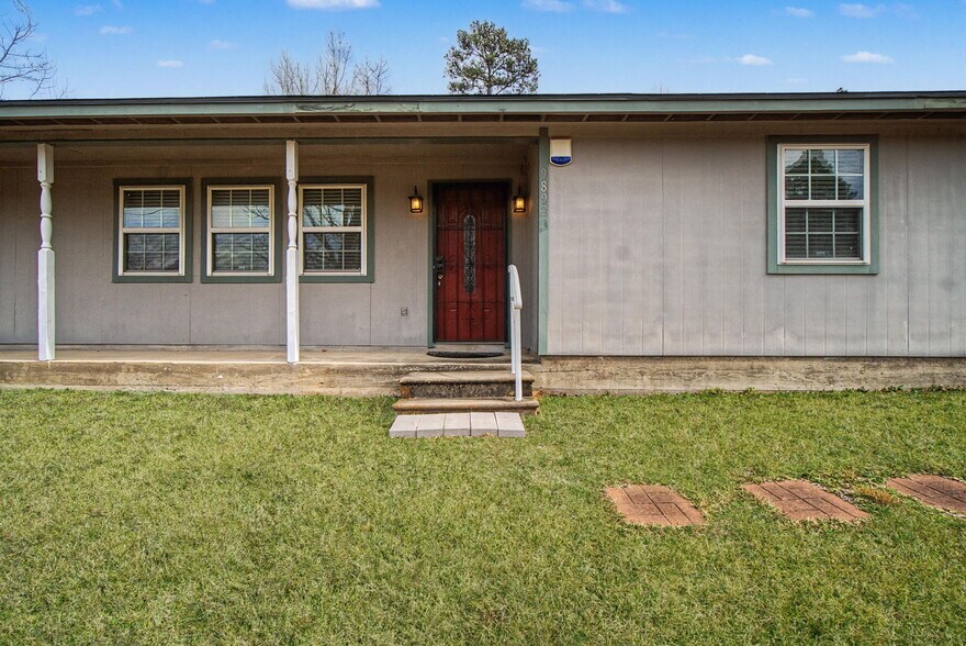 More Photos Of 9882 FM 149 Rd, Montgomery Flex For Sale