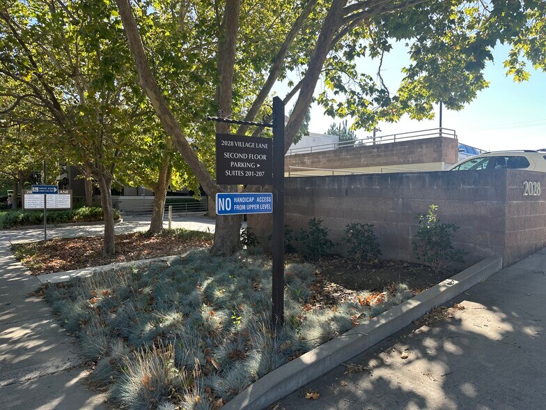More Photos Of 2028 Village Ln, Solvang Medical For Lease