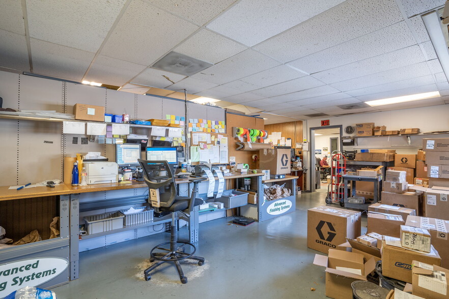 More Photos Of 2304 N Killingsworth St, Portland Warehouse For Sale
