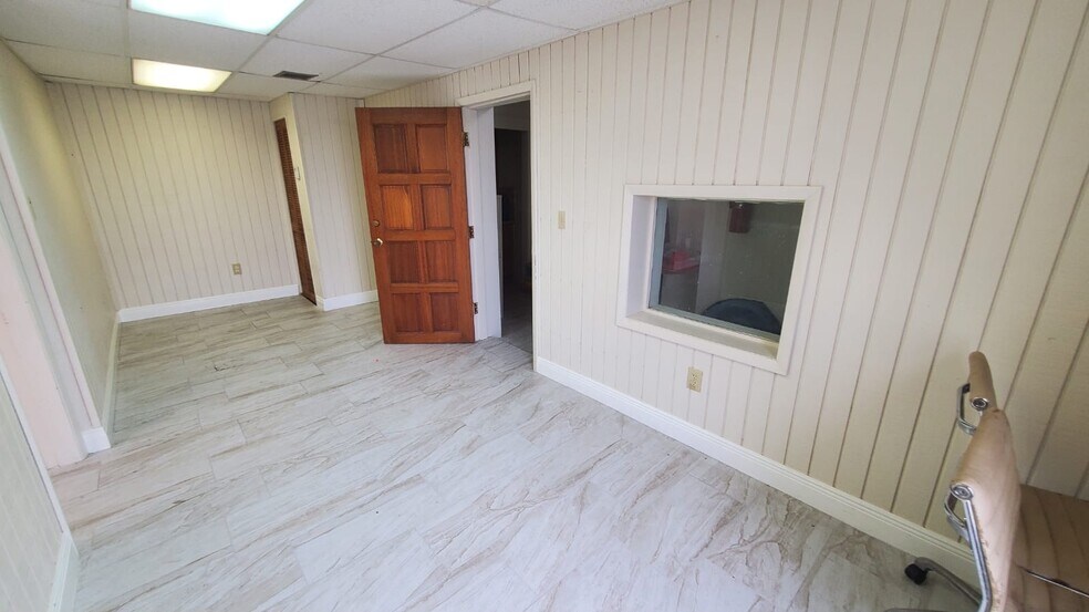 More Photos Of 330-332 W 9th St, Hialeah Storefront Retail Office For Lease