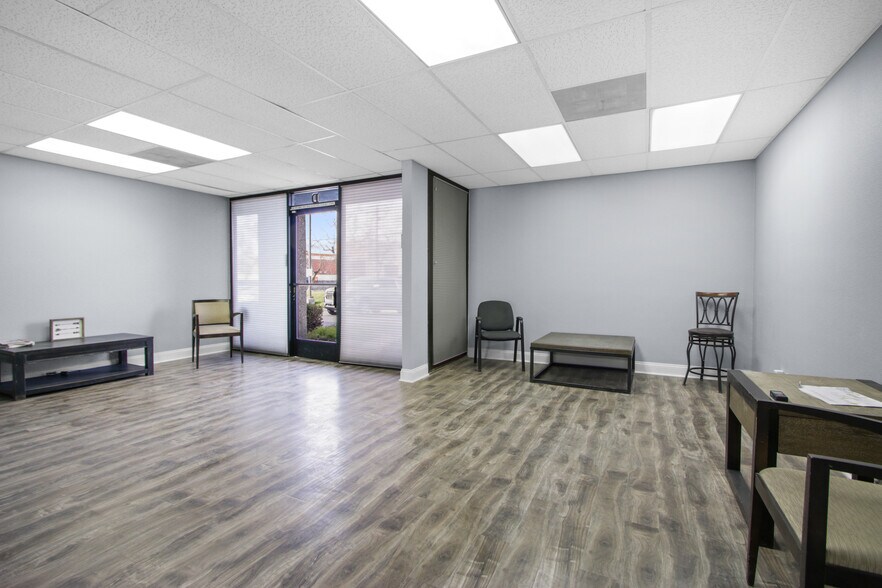 More Photos Of 1240 N Jefferson St, Anaheim Warehouse For Sale