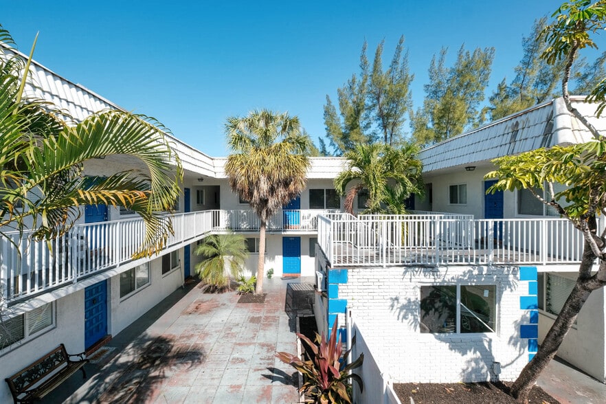 More Photos Of 999 W Prospect Rd, Oakland Park Apartments For Sale