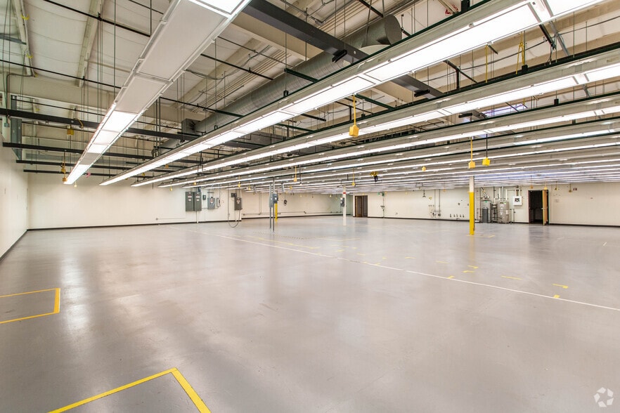 More Photos Of 5160-5168 Blazer Pky, Dublin Warehouse For Lease