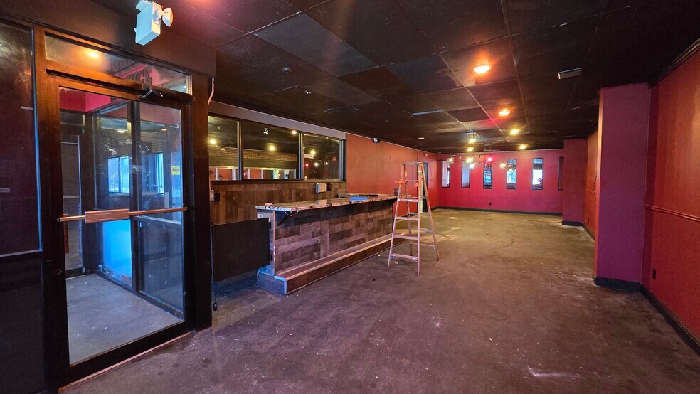 More Photos Of 1733 Piedmont Hwy, Piedmont Freestanding For Lease