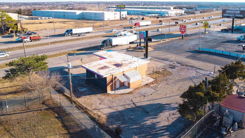 More Photos Of 12007 N I-35 Service Rd, Oklahoma City Service Station For Lease