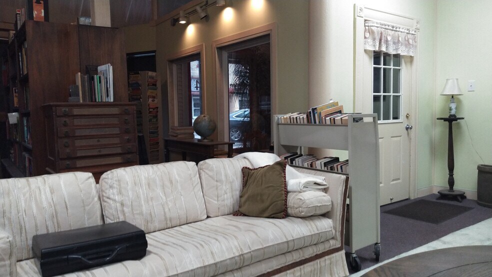 More Photos Of 34 W Main St, Hamlet Office For Lease