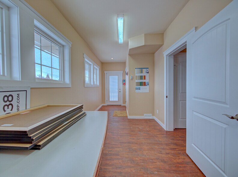 More Photos Of 5015 50 St, Chipman General Retail For Sale