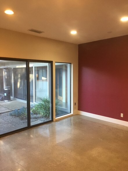 More Photos Of 390 W Standley St, Ukiah Office For Lease