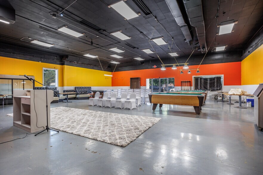 More Photos Of 528 W Clark St, Pasco Restaurant For Sale