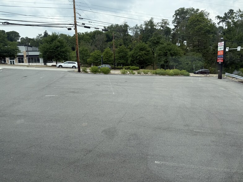 More Photos Of 1665 Washington Rd, Pittsburgh General Retail For Lease
