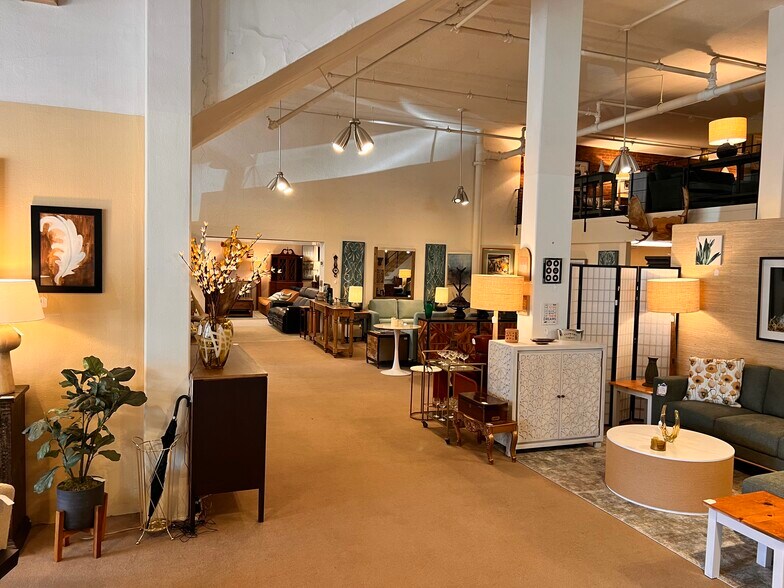 More Photos Of 233 SW 2nd St, Corvallis Storefront For Sale