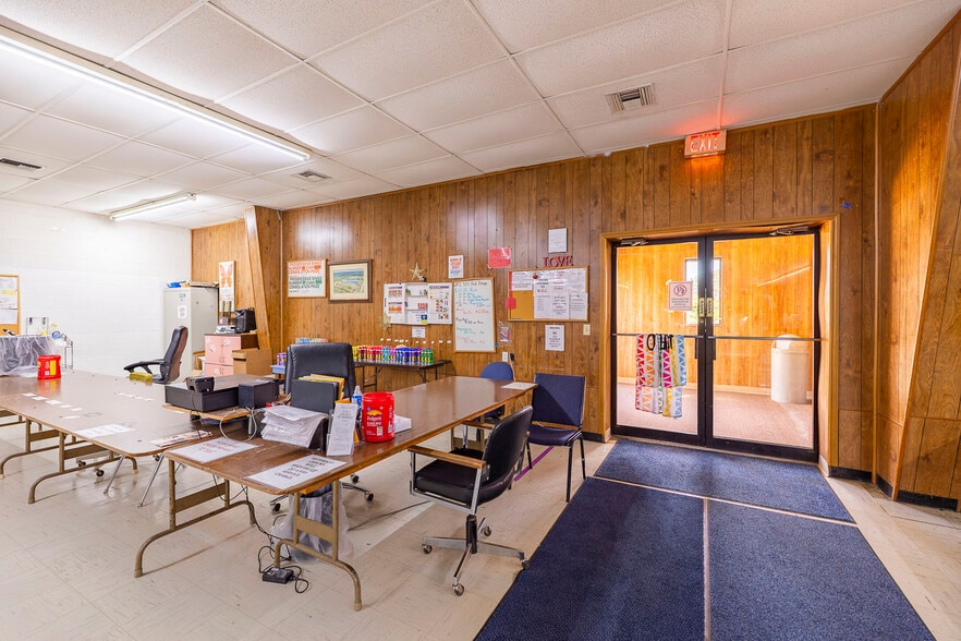 More Photos Of 2206 E 101st St N, Valley Center Specialty For Sale