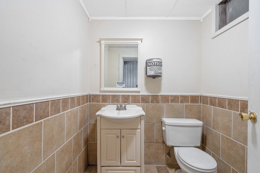 More Photos Of 8568 Brewerton Rd, Brewerton Auto Salvage Facility For Sale