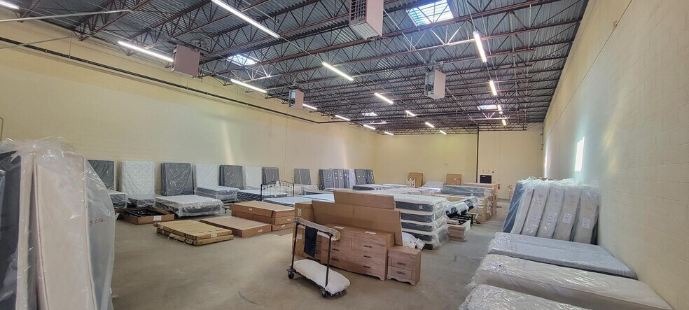 More Photos Of 3404 Sharp St, Landover Warehouse For Lease