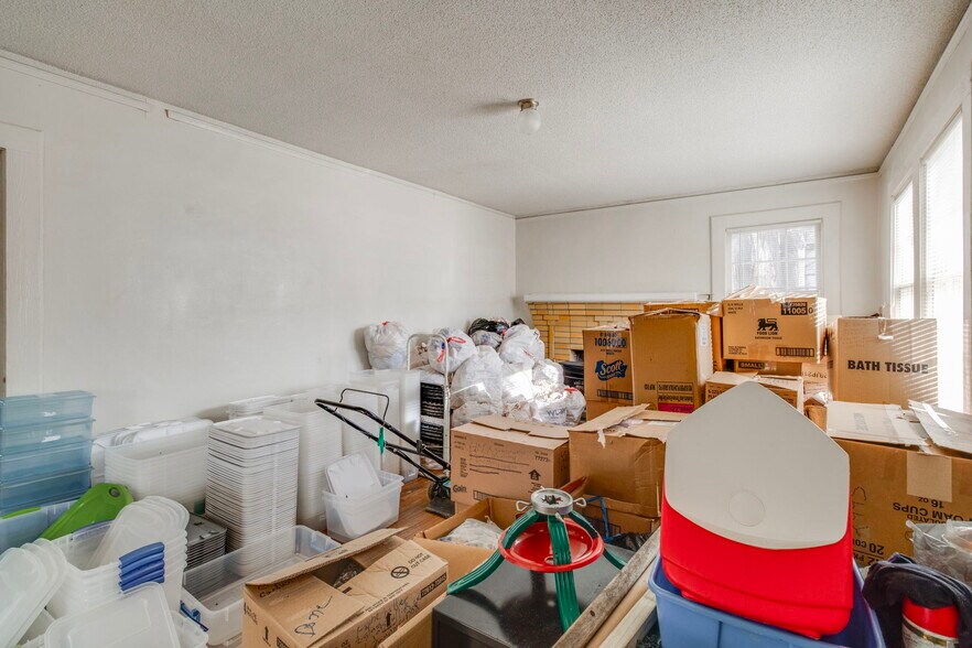 More Photos Of 5601 N Main St, Columbia Office For Sale