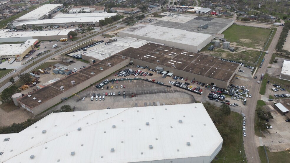 More Photos Of 8100 Kempwood Dr, Houston Manufacturing For Lease