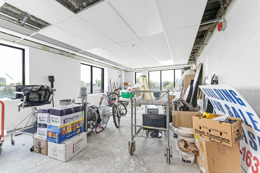 More Photos Of 168 Charlotte St, Ottawa Office For Lease