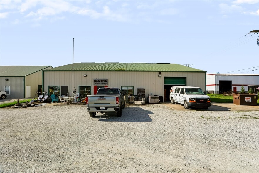 More Photos Of 291 E Two Cent Rd, Bargersville Warehouse For Sale