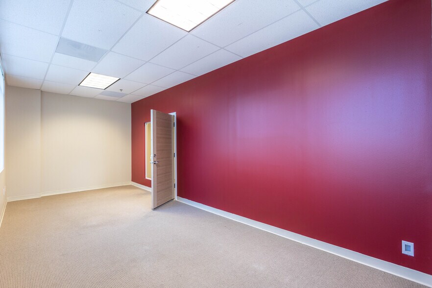 More Photos Of 4750-4794 Duckhorn Dr, Sacramento Research And Development For Lease