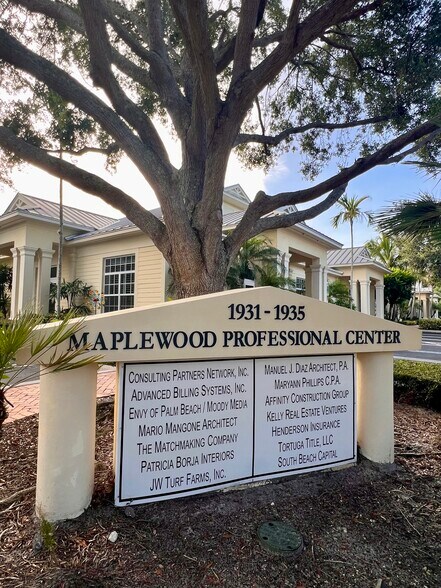 More Photos Of 1935 Commerce Ln, Jupiter Office For Sale