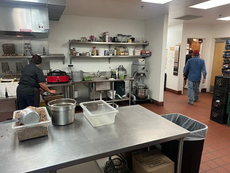 More Photos Of 820 E Santa Fe Ave, Grants Restaurant For Sale