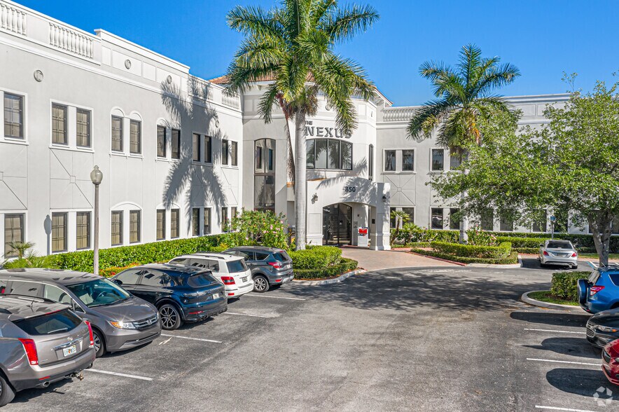 More Photos Of 850 NW Federal Hwy, Stuart Office For Lease