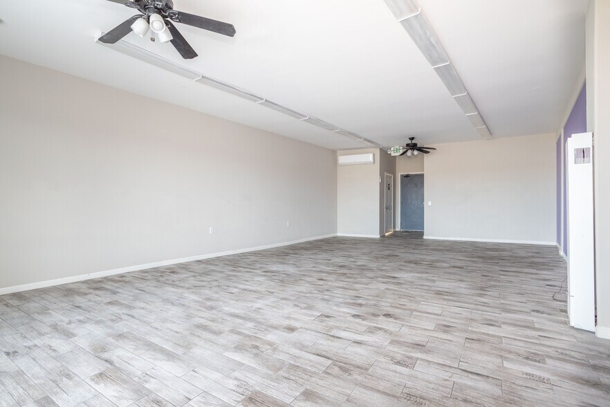 More Photos Of 38262 6th St E, Palmdale Storefront For Sale