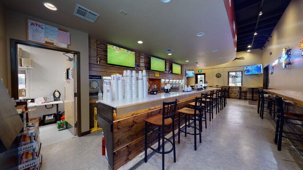 More Photos Of 5111 Common St, Lake Charles General Retail For Lease