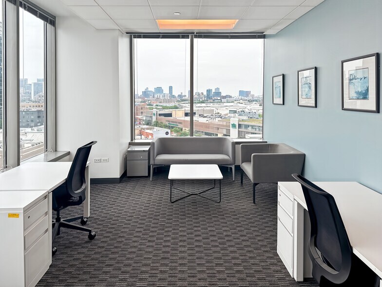 More Photos Of 915-939 W North Ave, Chicago Coworking Space