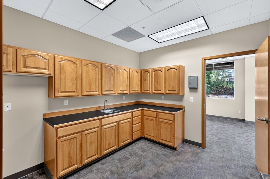 More Photos Of 2208 N Swing Ln, Liberty Lake Medical For Lease