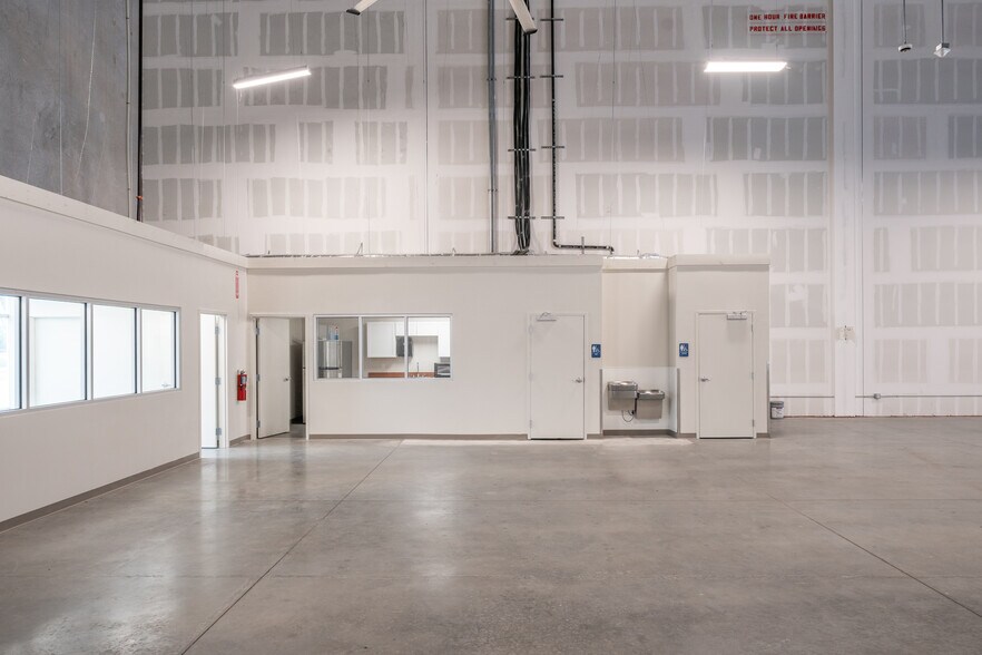 More Photos Of 2280 Lane Ave N, Jacksonville Unknown For Lease