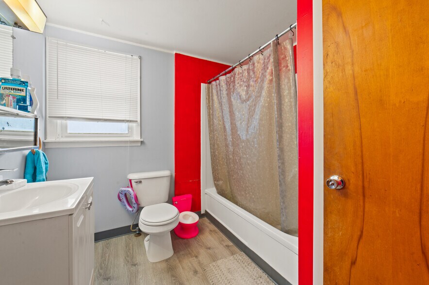 More Photos Of 6516 Old 27 N, Frederic General Retail For Sale