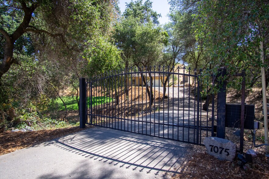 More Photos Of 7071 Ridge Road, Newcastle Winery Vineyard For Sale