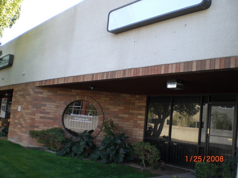 More Photos Of 15681 N Cave Creek Rd, Phoenix Warehouse For Lease
