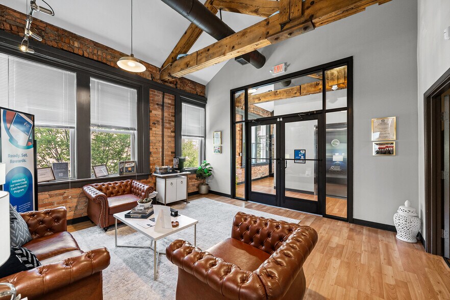 More Photos Of 105 E North St, Greenville Office For Lease