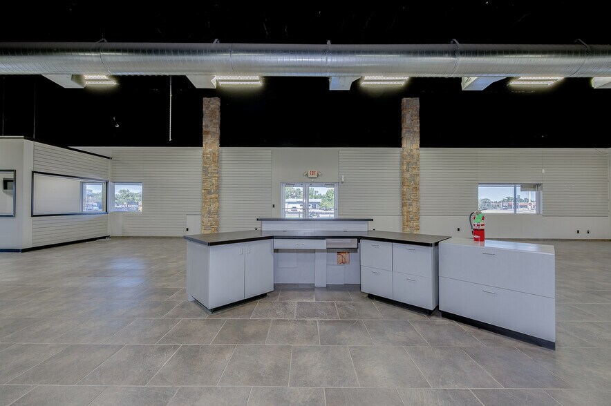 More Photos Of 185 State Highway 36 N, Caldwell Freestanding For Sale