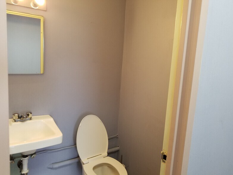 More Photos Of 3611 Branch Ave, Temple Hills Medical For Lease