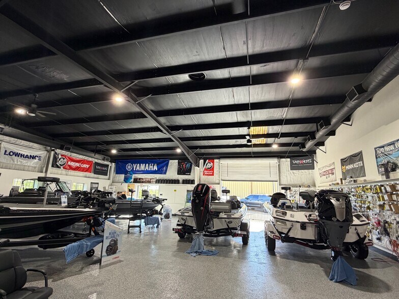 More Photos Of 9390 Old State Hwy, Newcastle Warehouse For Sale