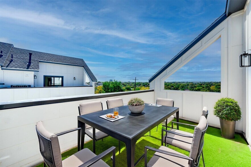 More Photos Of 512 N Lancaster Ave, Dallas Apartments For Sale