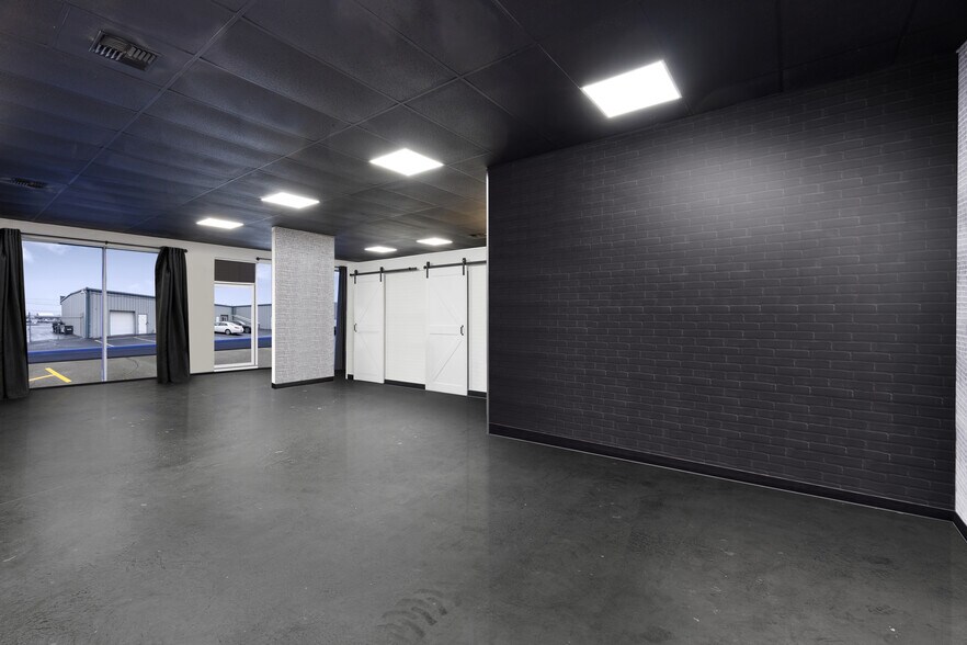 More Photos Of 1626 W Broadway Ave, Moses Lake Storefront For Lease