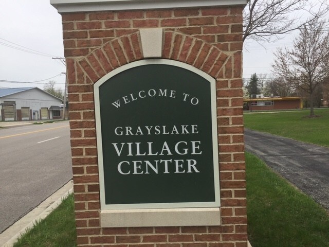 More Photos Of 480 Center St, Grayslake Bank For Lease