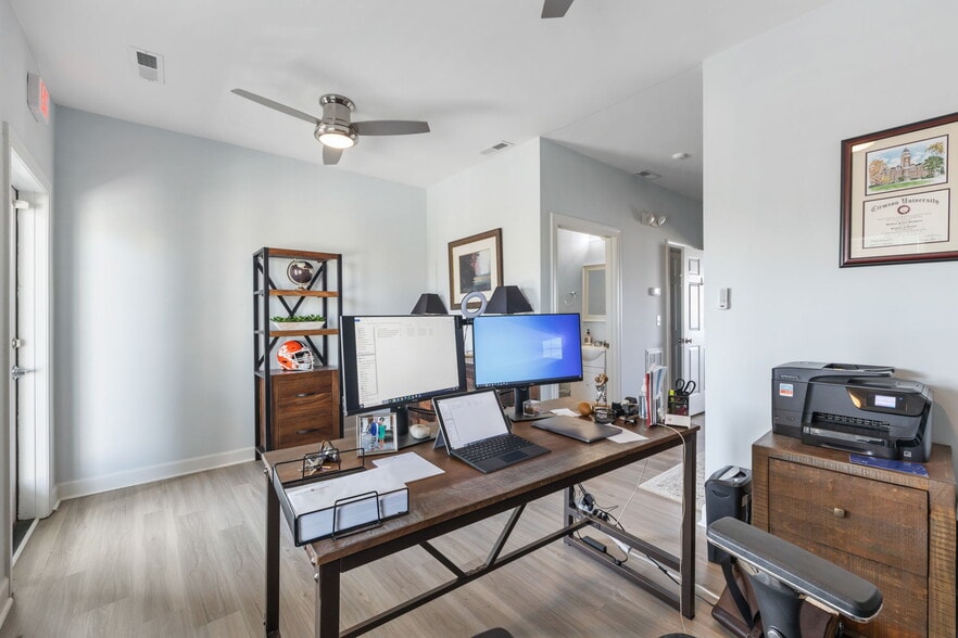 More Photos Of 103 Palm Blvd, Isle Of Palms Office For Sale