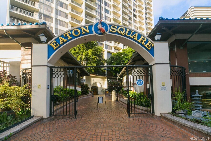 More Photos Of 438-444 Hobron Ln, Honolulu Office For Lease