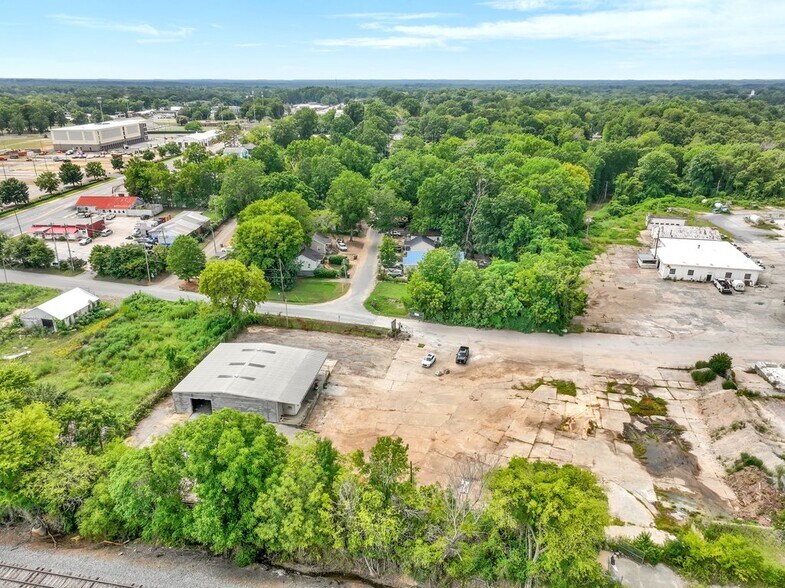 More Photos Of 1005 Richland St, Rock Hill Distribution For Sale