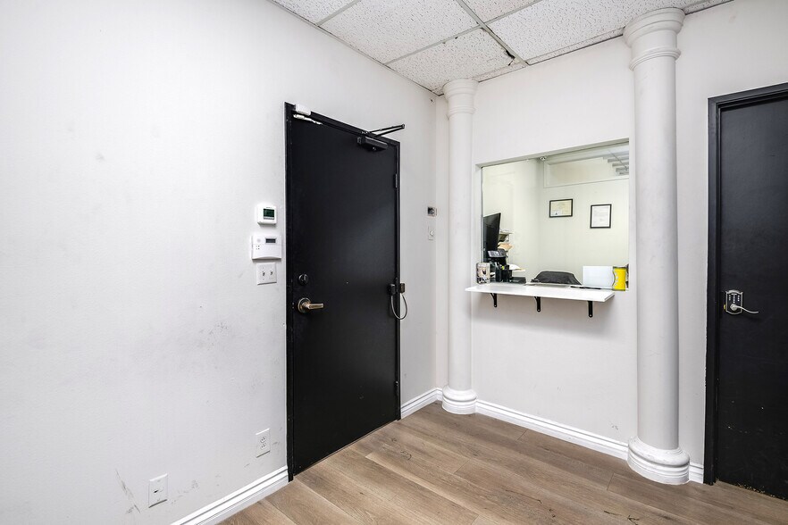 More Photos Of 6746 Valjean Ave, Van Nuys Loft Creative Space For Sale