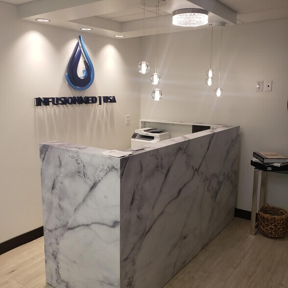 More Photos Of 4323-4343 N Josey Ln, Carrollton Hospital For Lease