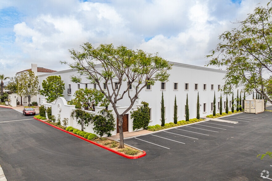 More Photos Of 4650 Overland Ave, San Diego Light Manufacturing For Sale